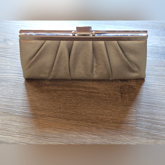 Gunne Sax Handbags - Gunne Sax Clutch/Shoulder Bag Classic Design
